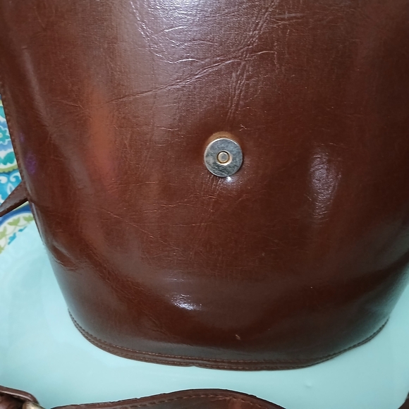 Chic Brown Crossbody Bag with Gold Crocodile detail. - Picture 10 of 16